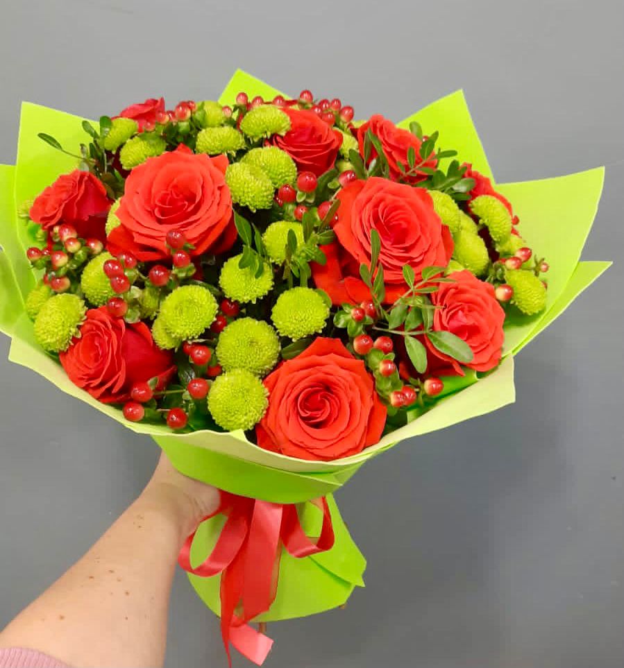 Букет цветов из: Хризантемы и Розы в Красный Бор