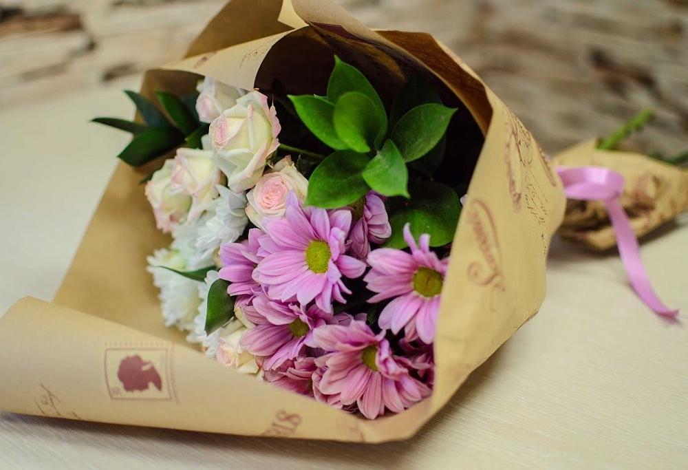 Букет цветов из: Розы и Хризантемы в Красный Бор