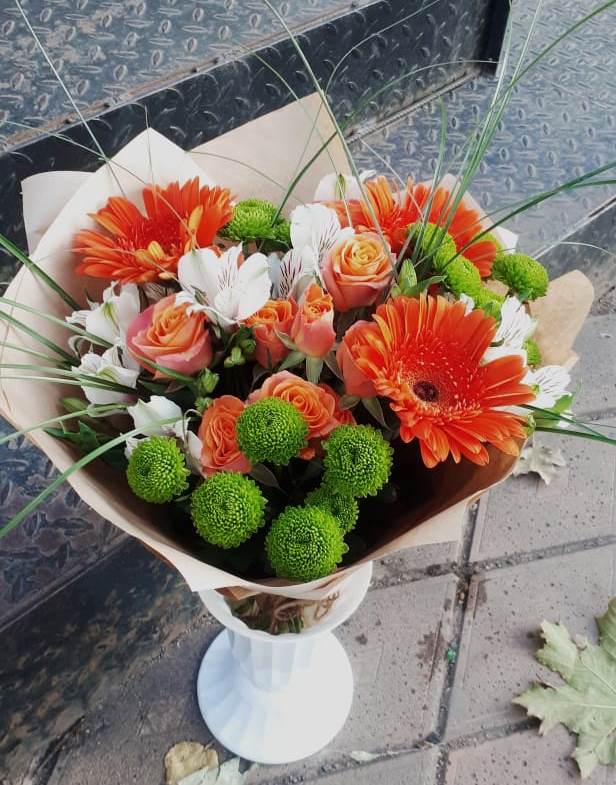 Букет цветов из: Герберы, Хризантемы, Альстромерии и Розы в Красный Бор