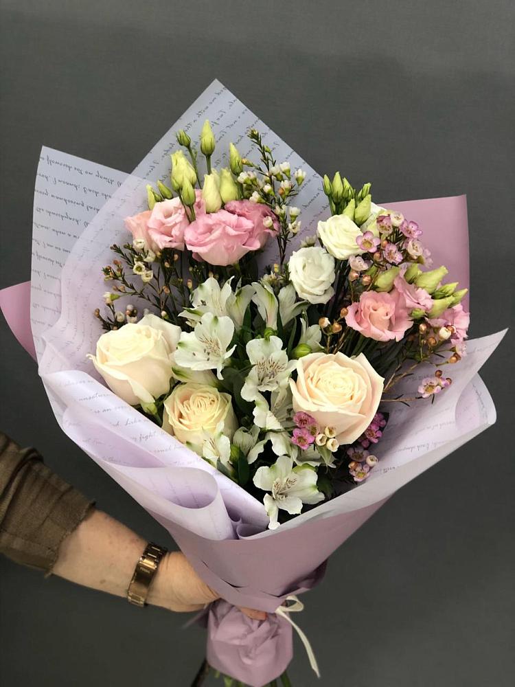 Букет цветов из: Альстромерии, Розы и Лизиантусы в Красный Бор