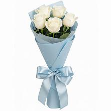 Букет 5 Белых роз Проуд в Красный Бор