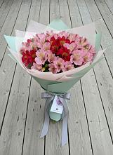 Букет цветов из:  Альстромерии в Красный Бор