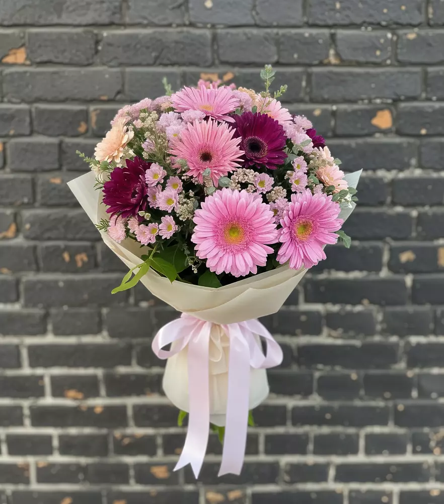 Букет цветов из: Герберы и Хризантемы в Красный Бор