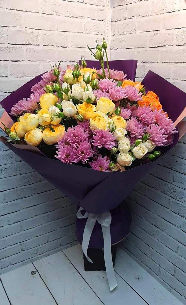 Букет цветов из: Хризантемы и Розы в Красный Бор