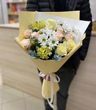 Букет цветов из:  Альстромерии, Розы и Хризантемы в Красный Бор