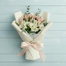 Букет цветов из:  Альстромерии в Красный Бор