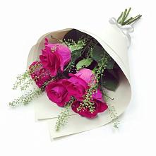 Букет цветов из:  Розы в Красный Бор
