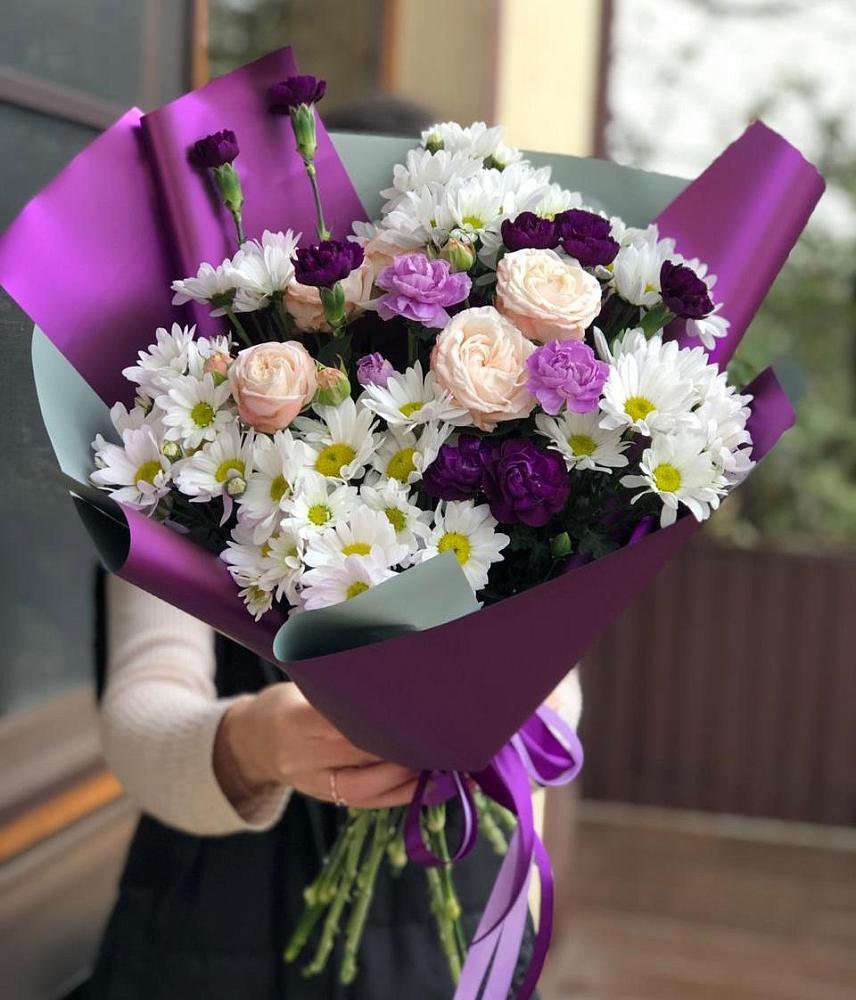 Букет цветов из: Хризантемы, Гвоздики и Розы в Красный Бор