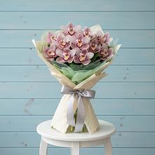 Букет цветов из:  Орхидеи и Розы в Красный Бор