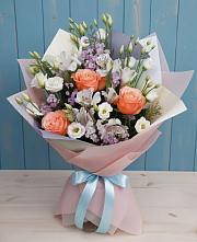 Букет цветов из:  Лизиантусы, Розы, Альстромерии и Гипсофила в Красный Бор