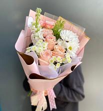 Букет цветов из:  Хризантемы и Розы в Красный Бор