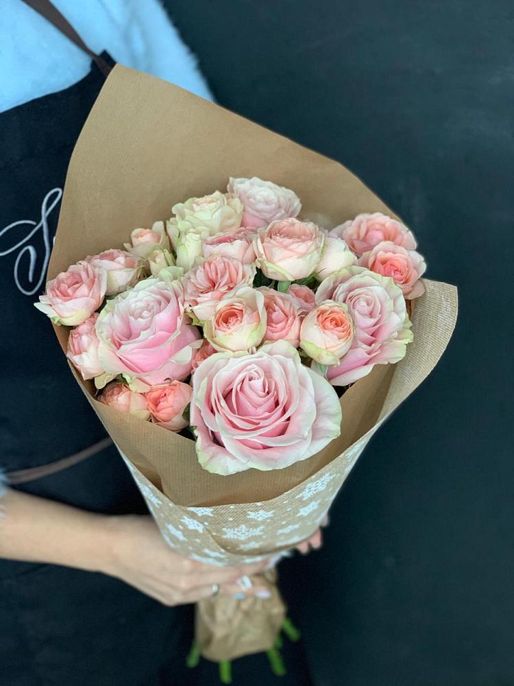 Букет цветов из: Хризантемы и Розы в Красный Бор