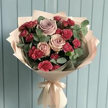 Букет цветов из:  Гвоздики и Розы в Красный Бор
