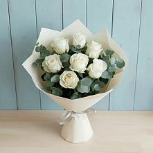 Букет Белые розы в Эвкалипте в Красный Бор
