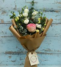 Букет цветов из:  Розы и Лизиантусы в Красный Бор