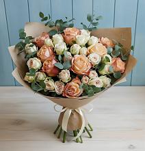 Букет цветов из:  Альстромерии и Розы в Красный Бор