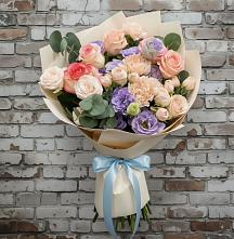 Букет цветов из:  Розы, Лизиантусы и Гвоздики в Красный Бор