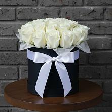 Цветочная композиция из Розы в шляпной коробке в Красный Бор